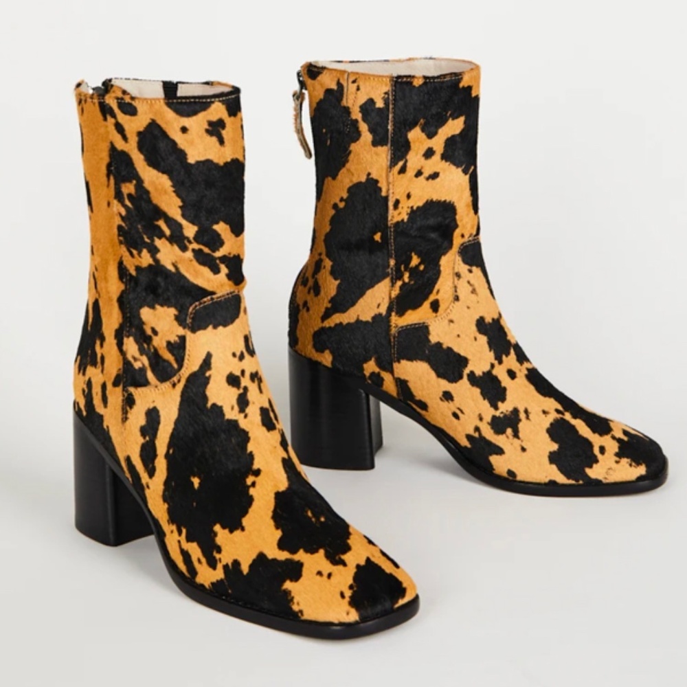 NWOT Intentionally Blank, PG Bootie: Moo Latte